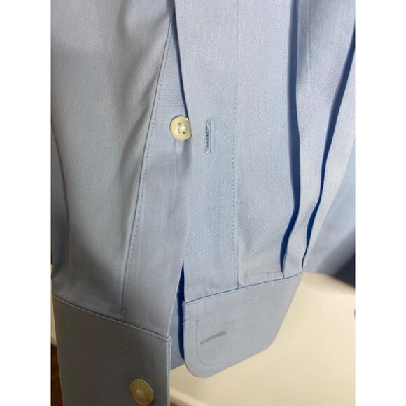 JOS A. BANK TRAVELER'S COLLECTION MEN'S LIGHT BLUE DRESS SHIRT SZ 17.5 - Picture 3 of 6
